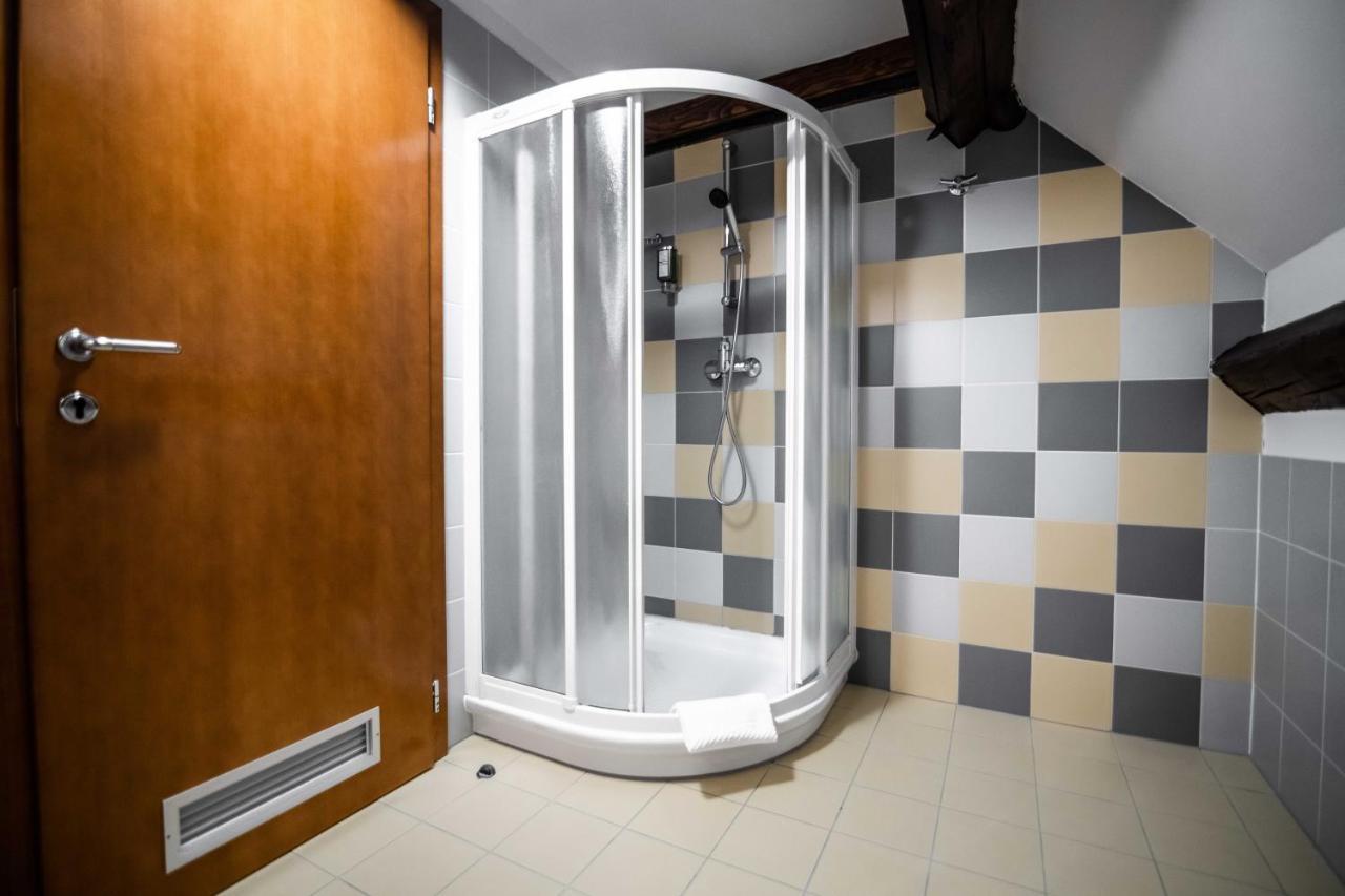 Hotel Dvor Jezersek Brnik Cerklje na Gorenjskem Ngoại thất bức ảnh