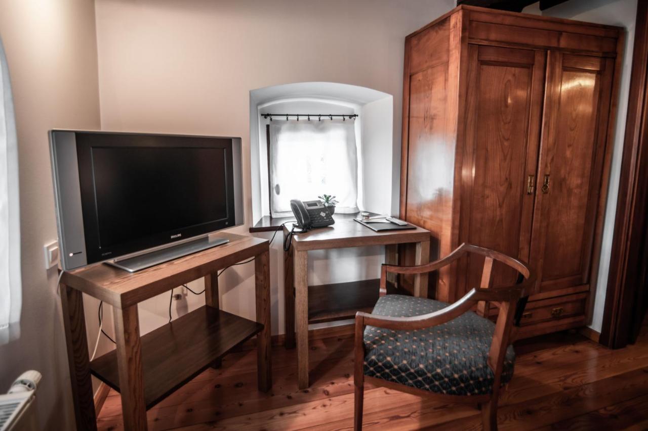 Hotel Dvor Jezersek Brnik Cerklje na Gorenjskem Ngoại thất bức ảnh